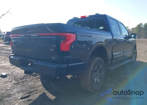 2023 Ford F-150 Lightning Lariat z USA, uszkodzony, nr VIN 1FTVW1EVXPWG10879